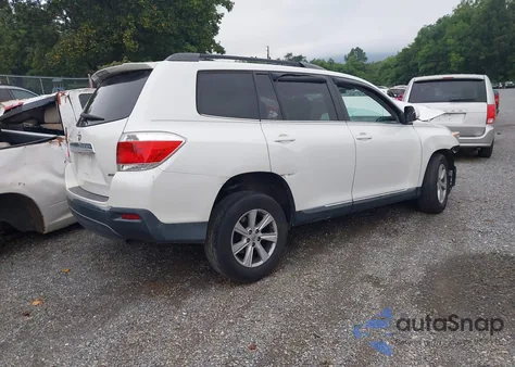 2011 Toyota Highlander Base V6 z USA, uszkodzony, nr VIN 5TDBK3EH8BS050146